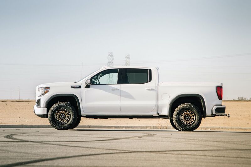 Cognito 19-24 Chevy Silv/Sierra 1500 2/4WD 3in Perf Ball Joint Lvl Lift Kit w/Fox PS Coilovr 2.0 IFP Lift Kits Cognito