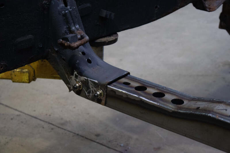 Rust Buster 01-04 Toyota Sequoia Transmission Crossmember Crossmembers RustBuster