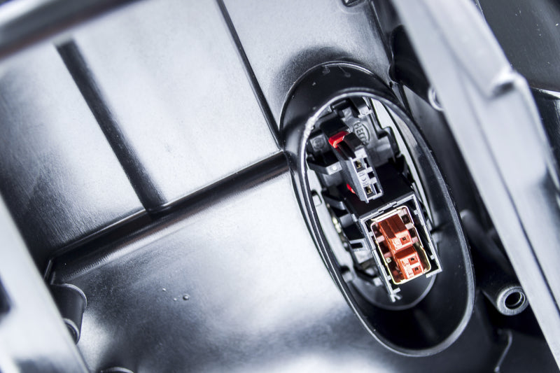 Hella 02-07 BMW 7 Series Bi-Xenon Headlight Left Clear Turn Signal Driving Lights Hella